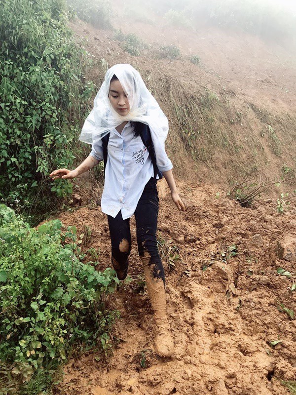 Mỹ Linh làm nên lịch sử, là đại diện đầu tiên của Việt Nam thắng giải Hoa hậu Nhân ái tại Miss World!